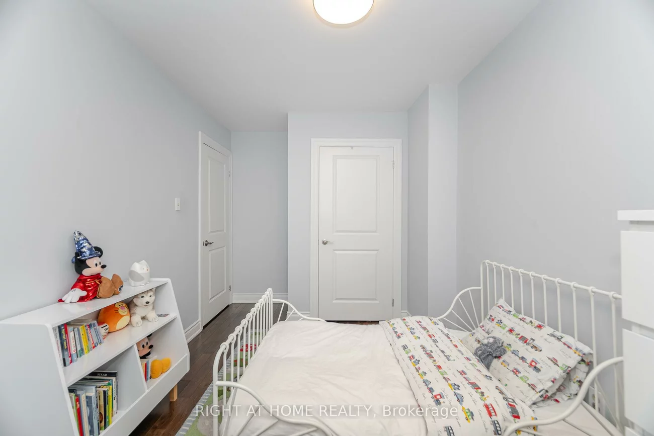 1520, Sixth, 1003 - CP College Park, Oakville