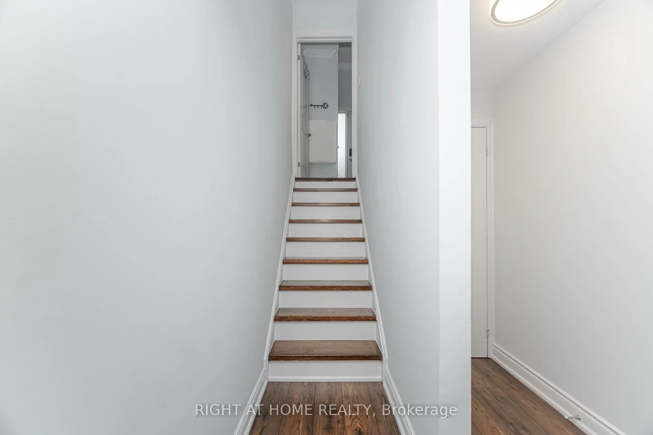1520, Sixth, 1003 - CP College Park, Oakville