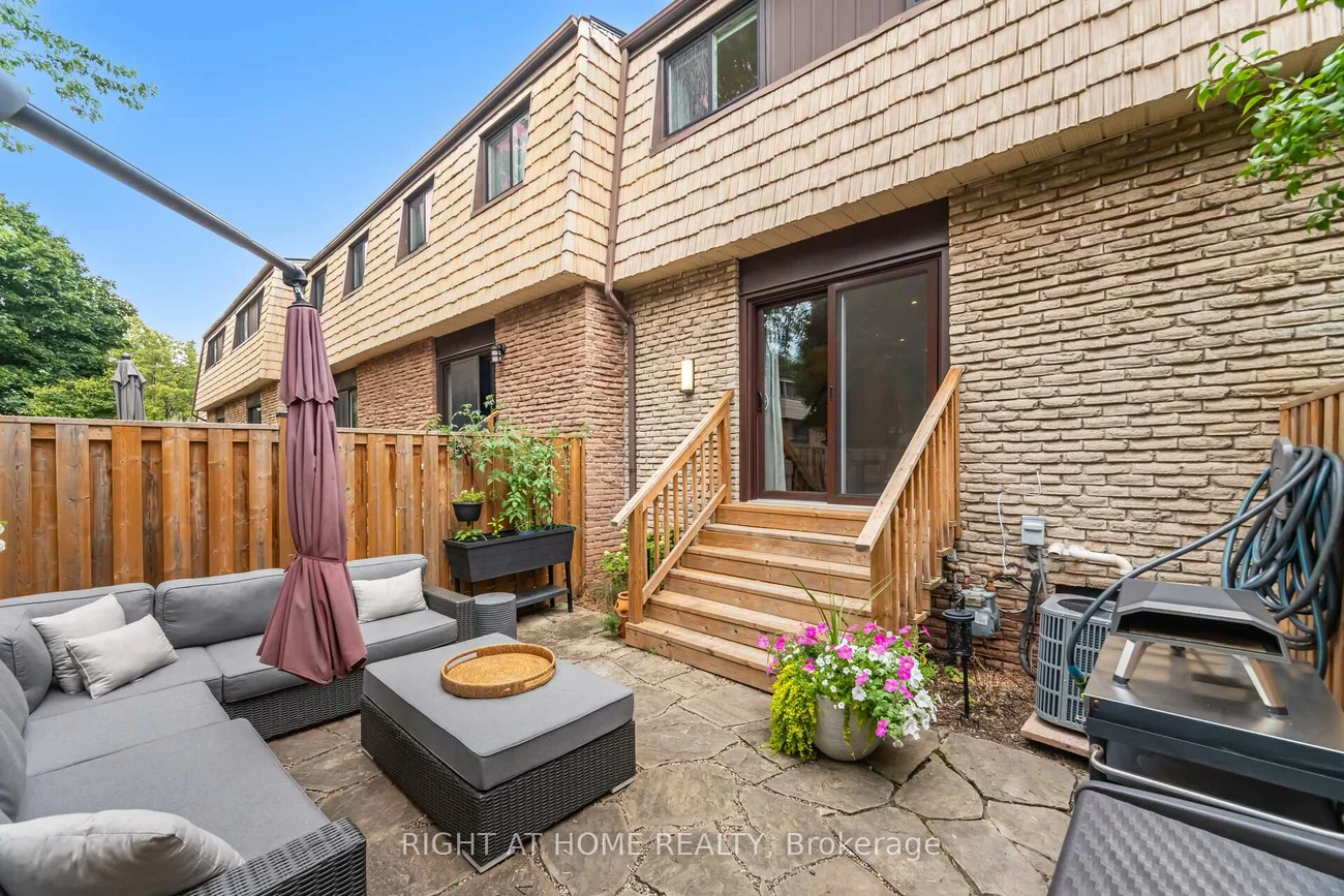 1520, Sixth, 1003 - CP College Park, Oakville