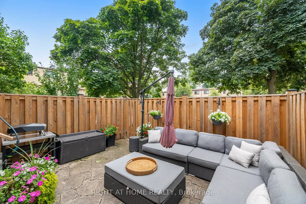 1520, Sixth, 1003 - CP College Park, Oakville