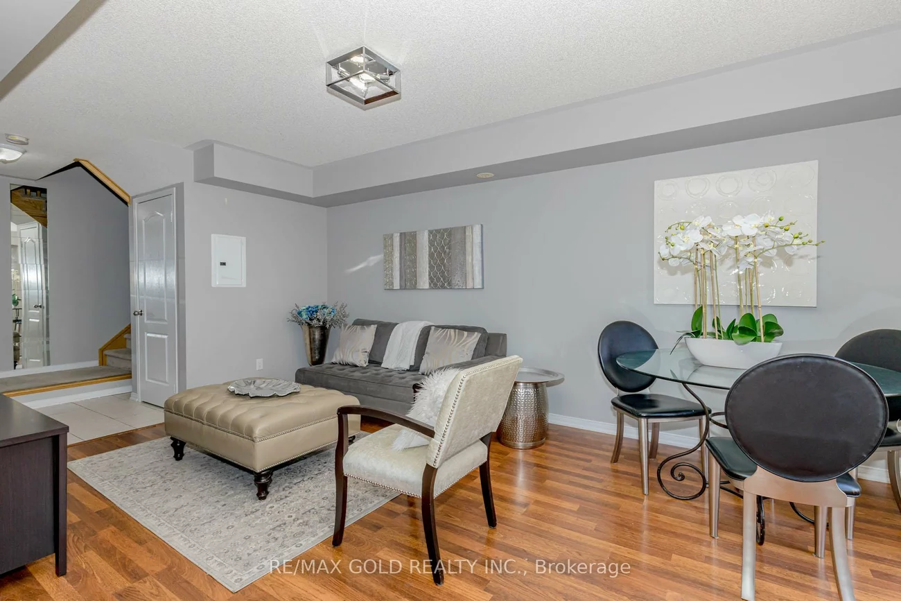 2468, Post, 1015 - RO River Oaks, Oakville
