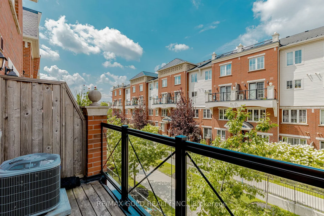 2468, Post, 1015 - RO River Oaks, Oakville