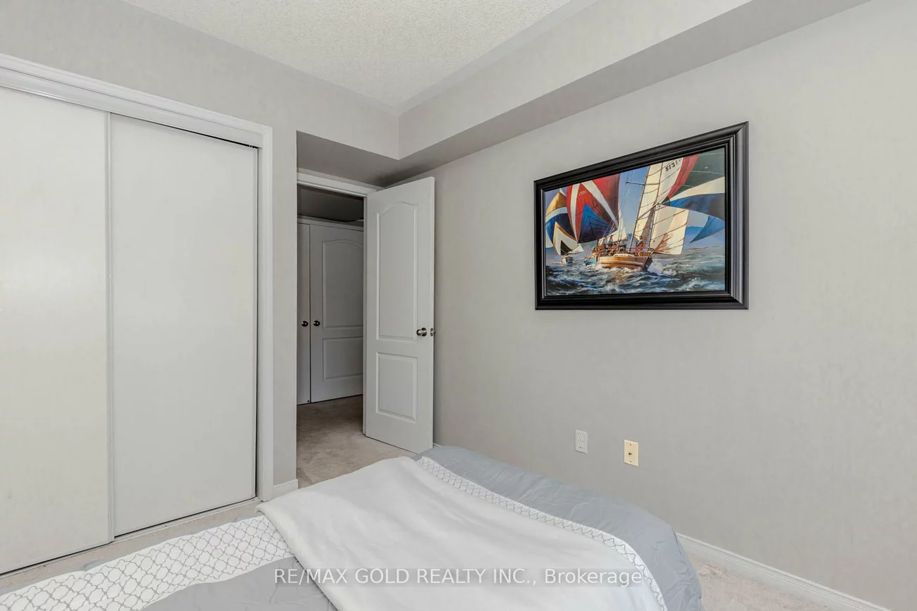 2468, Post, 1015 - RO River Oaks, Oakville