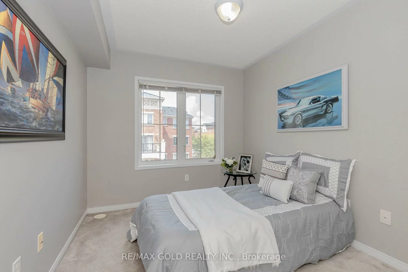 2468, Post, 1015 - RO River Oaks, Oakville