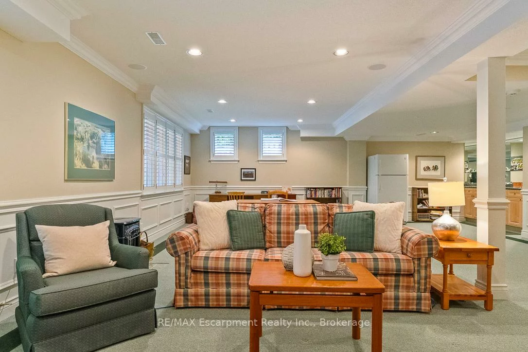 2303, HILL RIDGE, 1022 - WT West Oak Trails, Oakville
