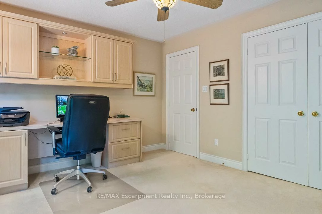2303, HILL RIDGE, 1022 - WT West Oak Trails, Oakville