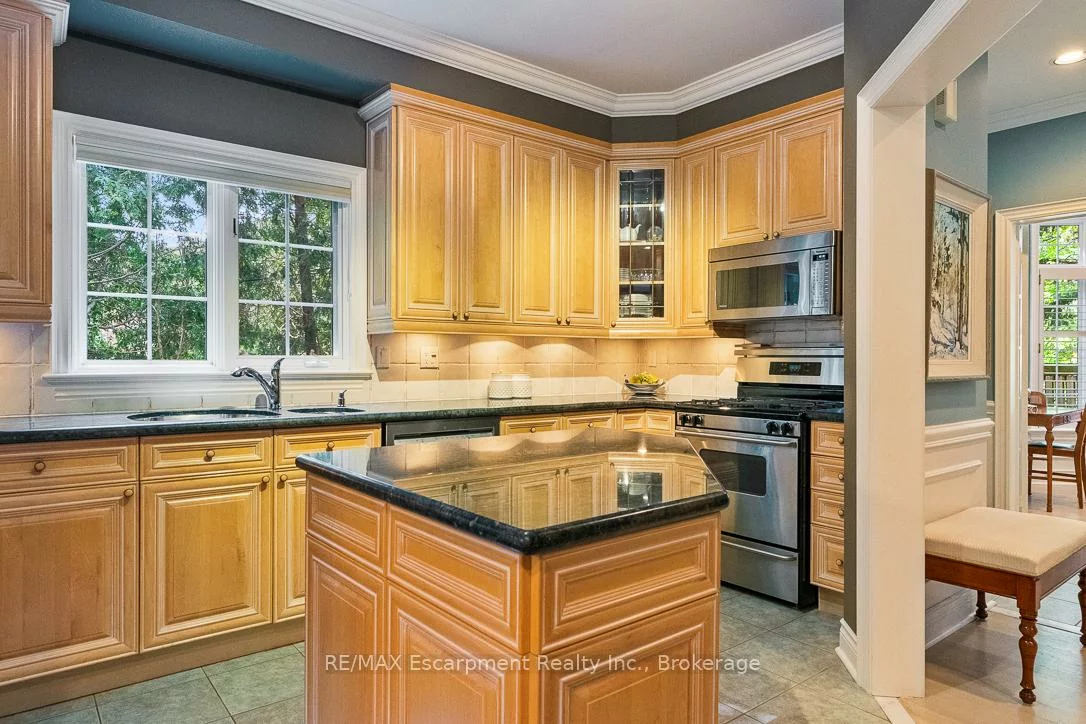 2303, HILL RIDGE, 1022 - WT West Oak Trails, Oakville