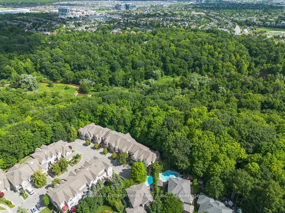 2303, HILL RIDGE, 1022 - WT West Oak Trails, Oakville