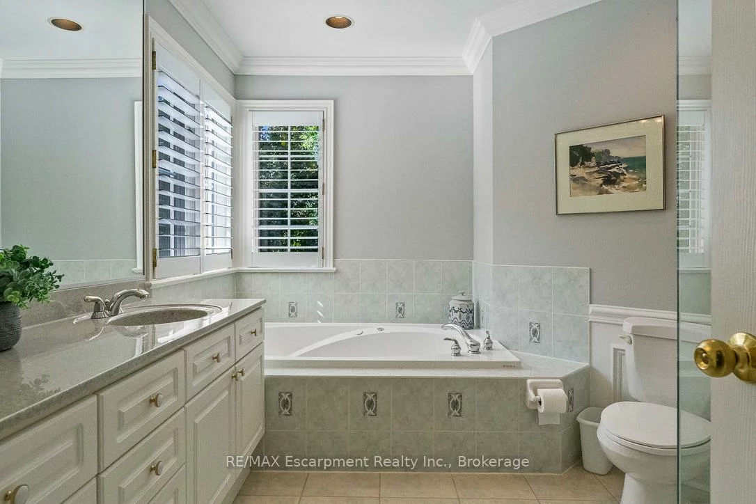 2303, HILL RIDGE, 1022 - WT West Oak Trails, Oakville