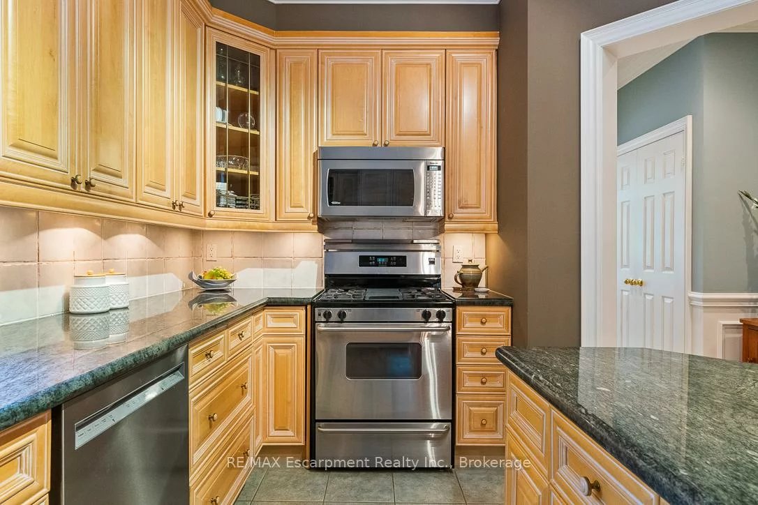 2303, HILL RIDGE, 1022 - WT West Oak Trails, Oakville