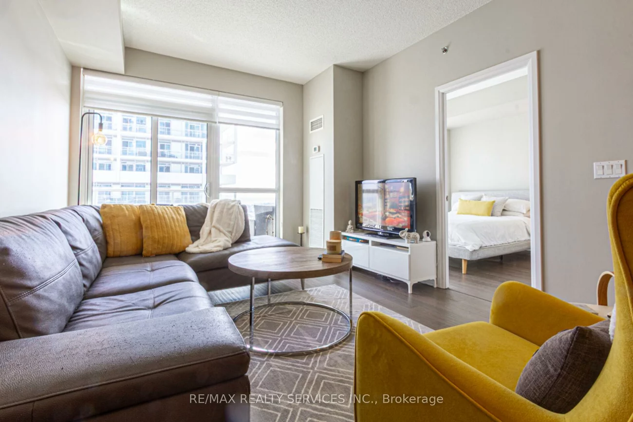 65, Speers, 1014 - QE Queen Elizabeth, Oakville