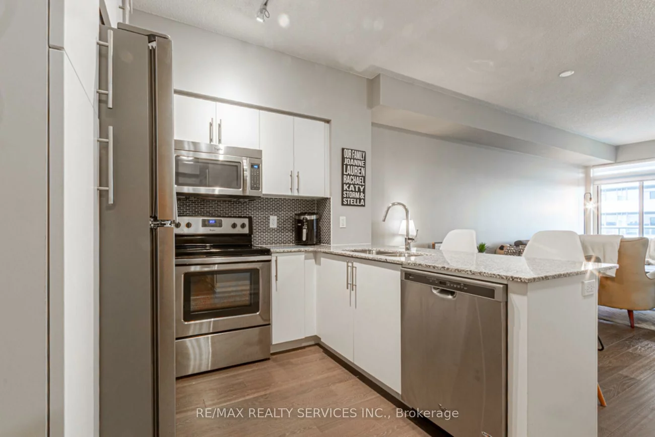 65, Speers, 1014 - QE Queen Elizabeth, Oakville