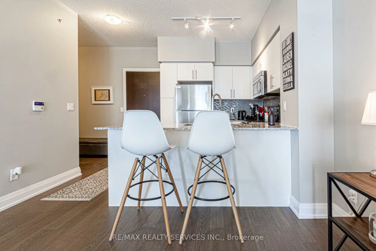 65, Speers, 1014 - QE Queen Elizabeth, Oakville