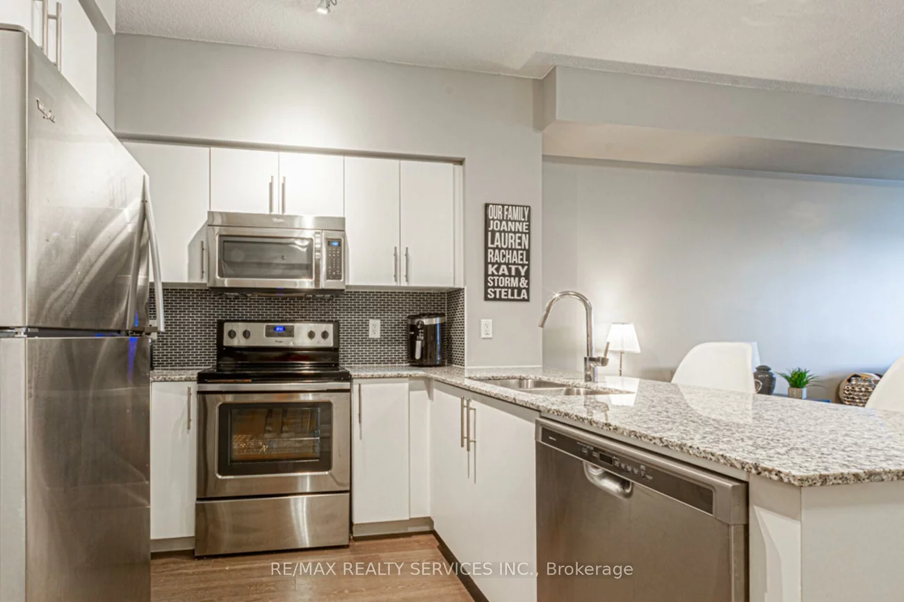65, Speers, 1014 - QE Queen Elizabeth, Oakville