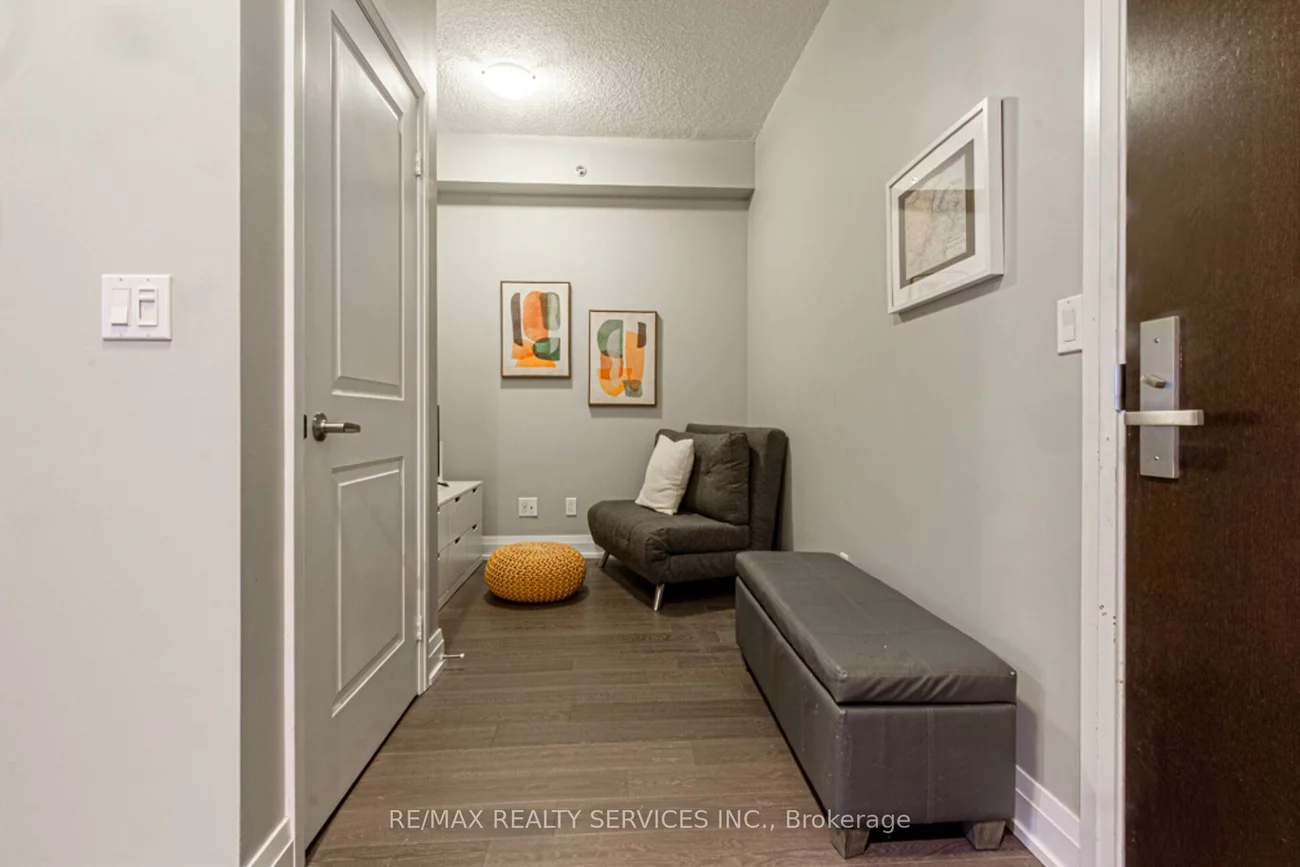65, Speers, 1014 - QE Queen Elizabeth, Oakville