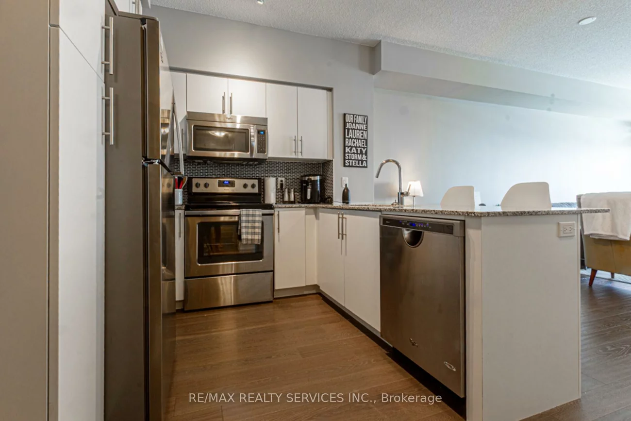 65, Speers, 1014 - QE Queen Elizabeth, Oakville