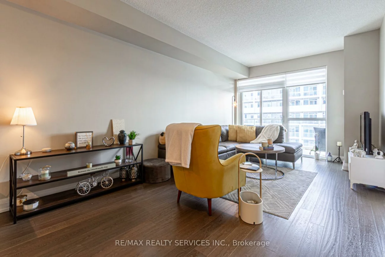 65, Speers, 1014 - QE Queen Elizabeth, Oakville