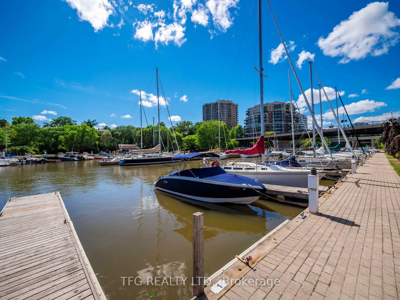 100, Lakeshore, 1013 - OO Old Oakville, Oakville