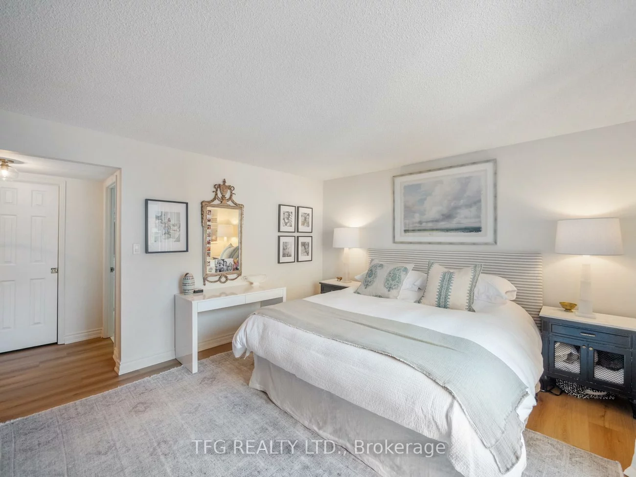 100, Lakeshore, 1013 - OO Old Oakville, Oakville