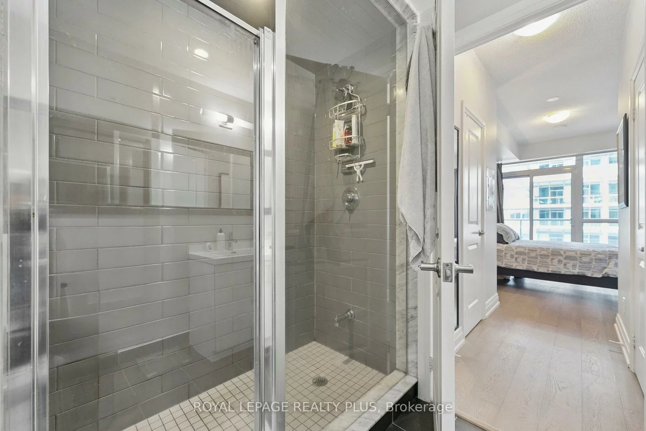 65, Speers, 1014 - QE Queen Elizabeth, Oakville