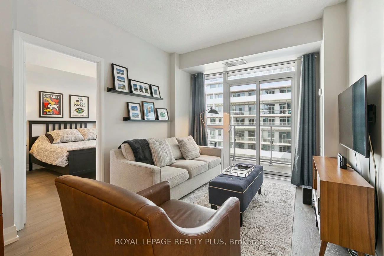 65, Speers, 1014 - QE Queen Elizabeth, Oakville