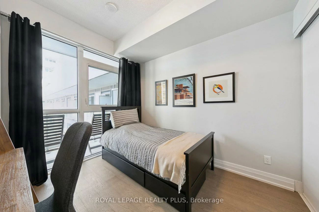 65, Speers, 1014 - QE Queen Elizabeth, Oakville
