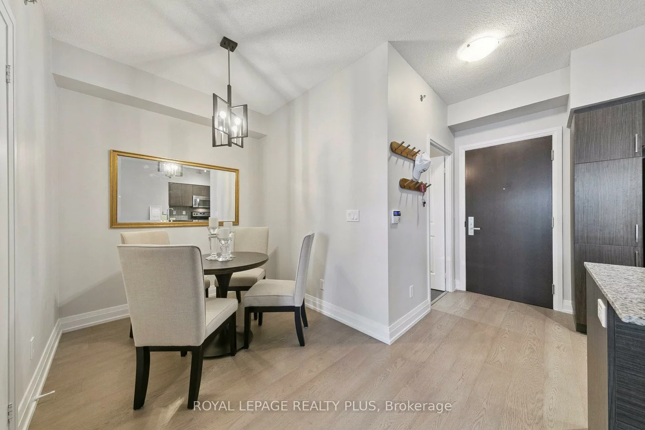 65, Speers, 1014 - QE Queen Elizabeth, Oakville
