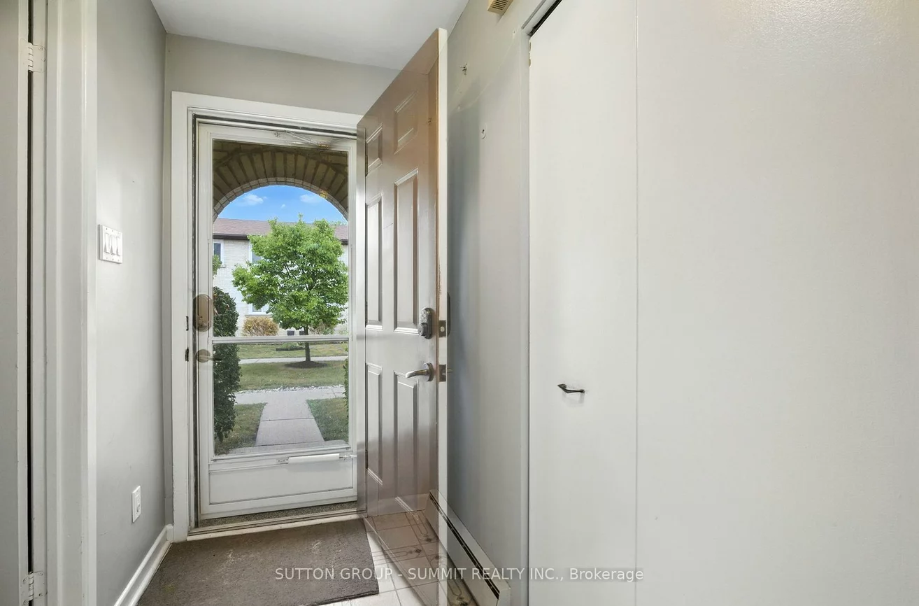 1450, SIXTH, 1003 - CP College Park, Oakville