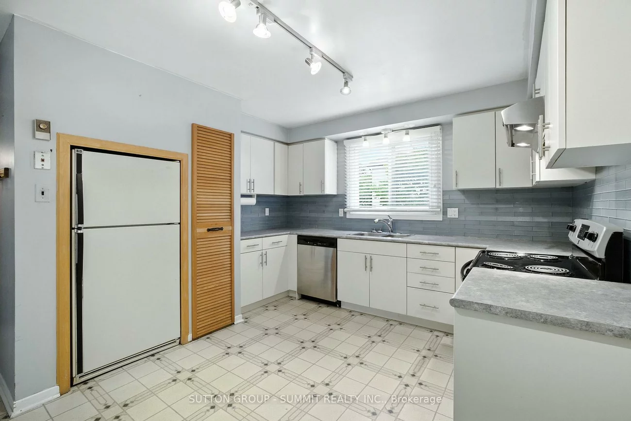 1450, SIXTH, 1003 - CP College Park, Oakville