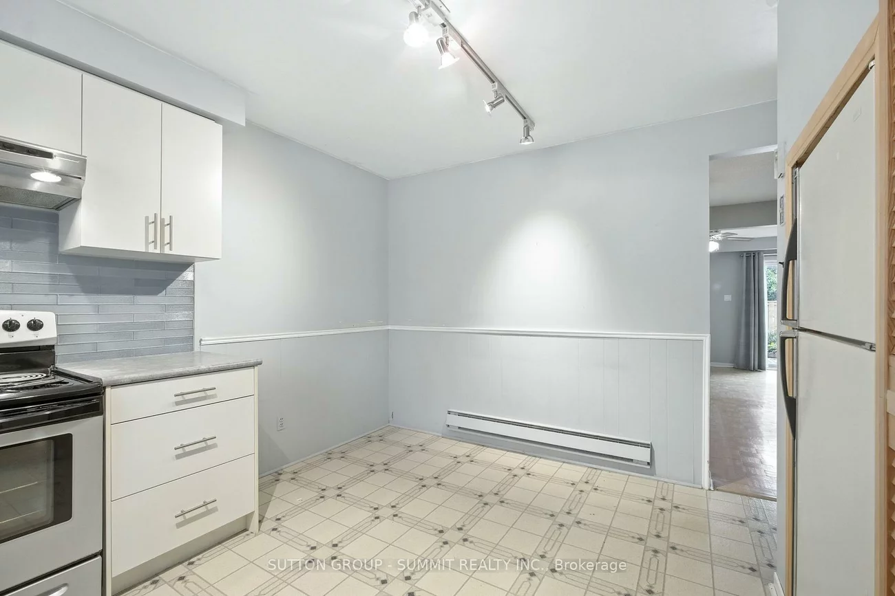 1450, SIXTH, 1003 - CP College Park, Oakville