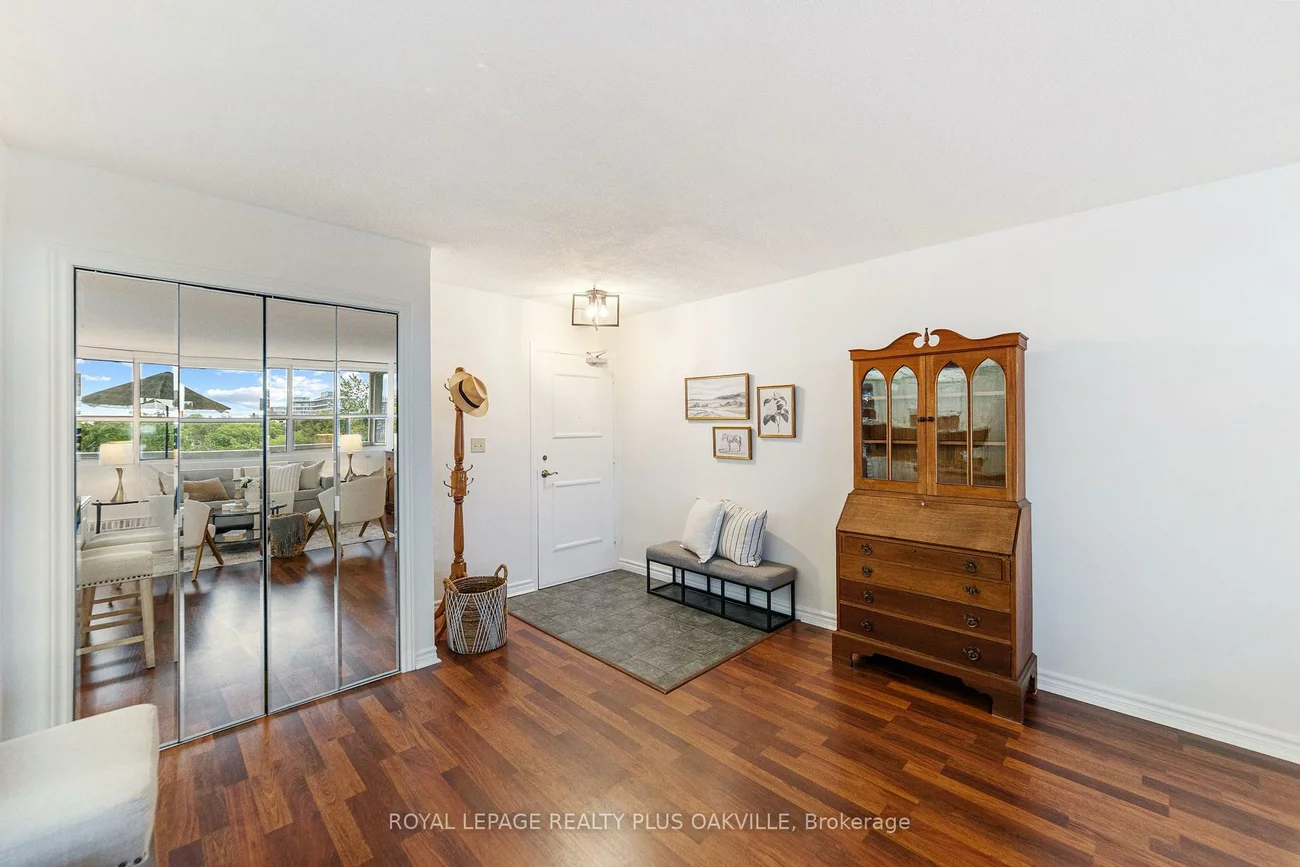 2263, Marine, 1001 - BR Bronte, Oakville