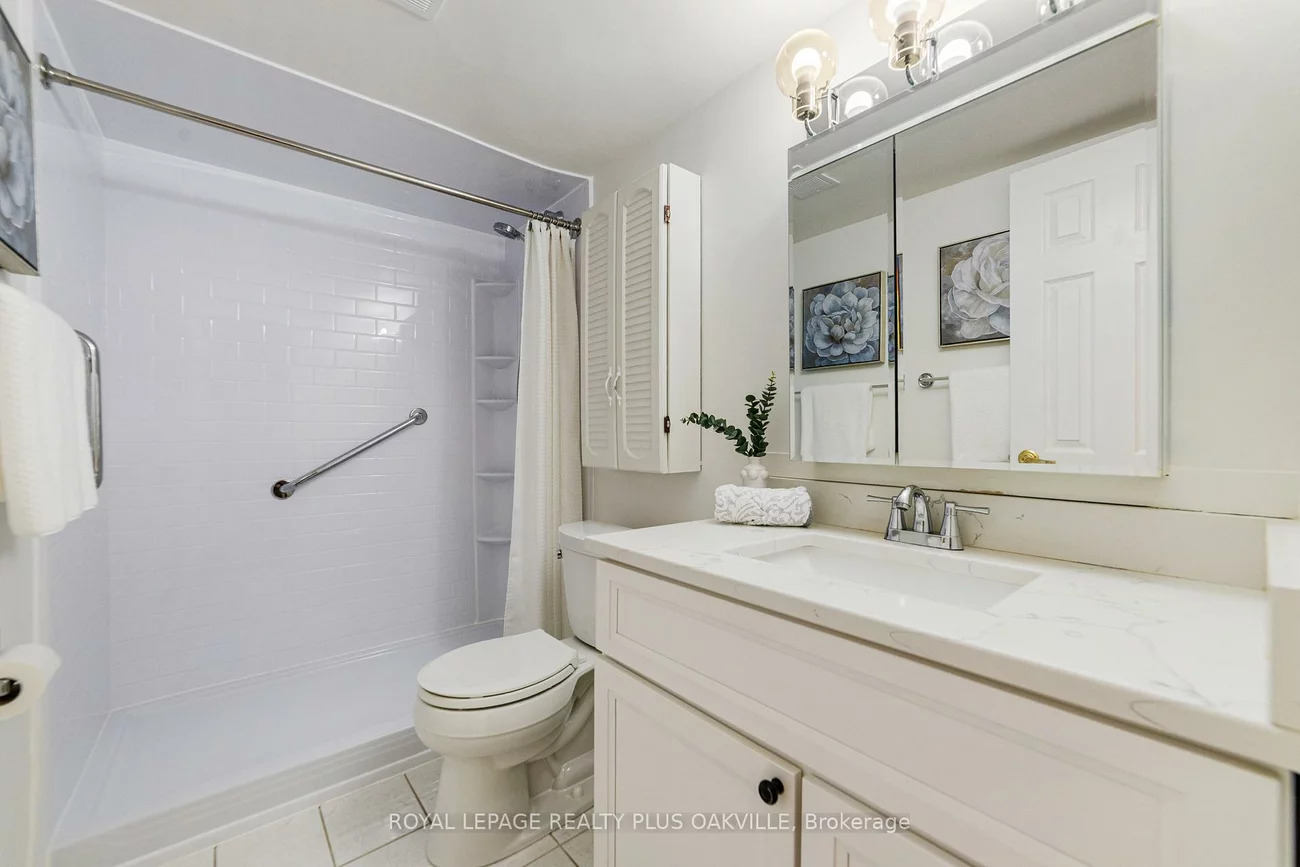 2263, Marine, 1001 - BR Bronte, Oakville