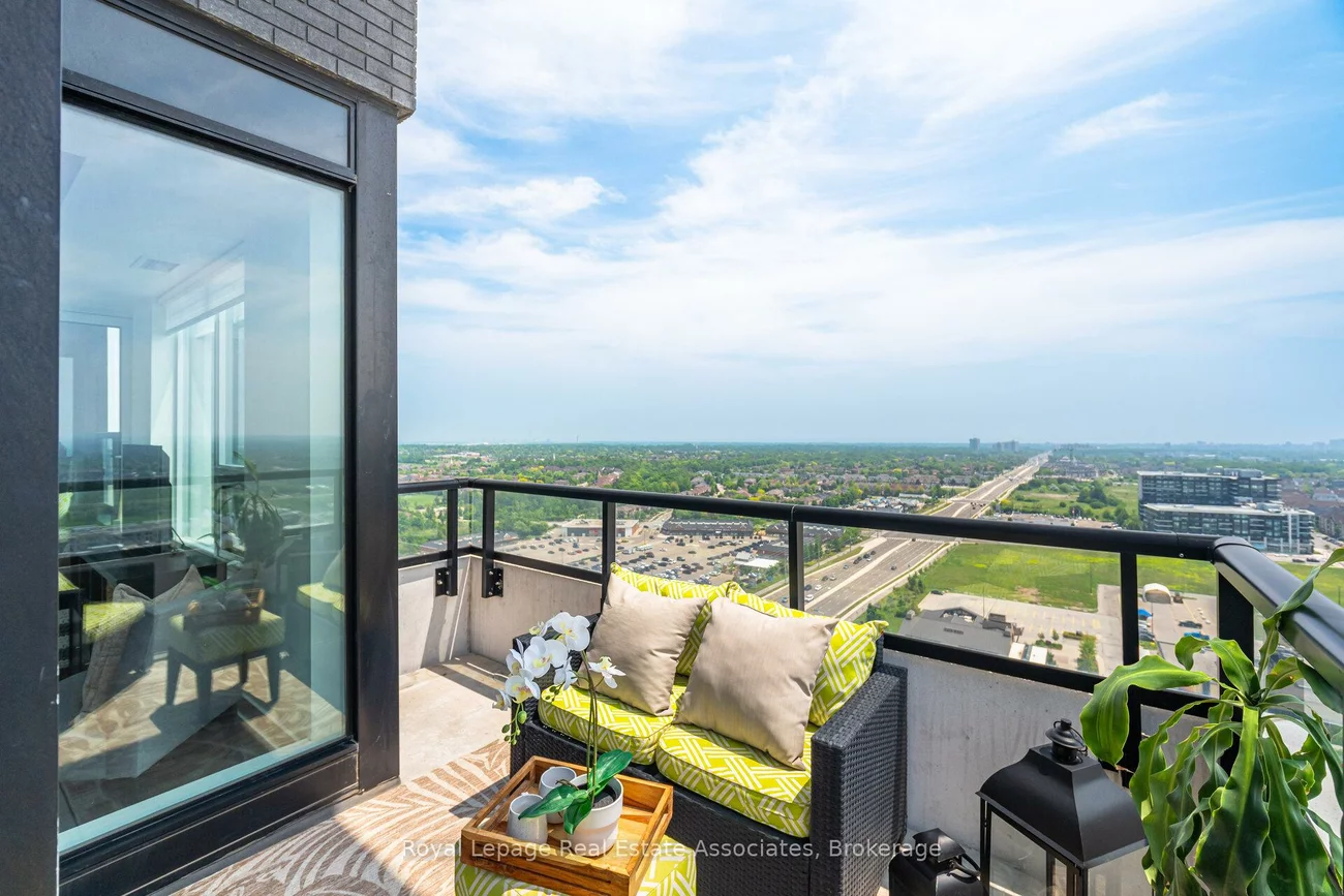 297, Oak Walk, 1015 - RO River Oaks, Oakville
