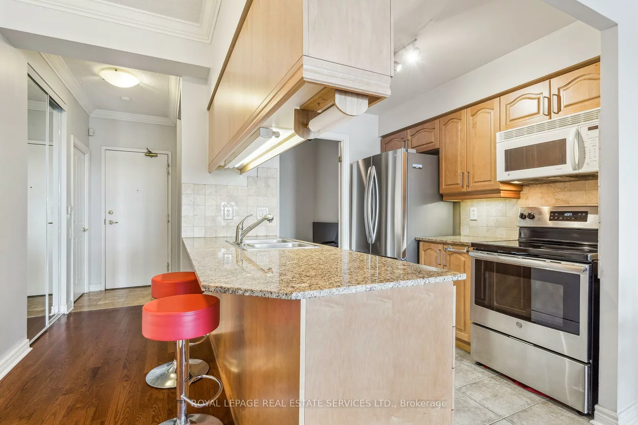 40, Old Mill, 1014 - QE Queen Elizabeth, Oakville