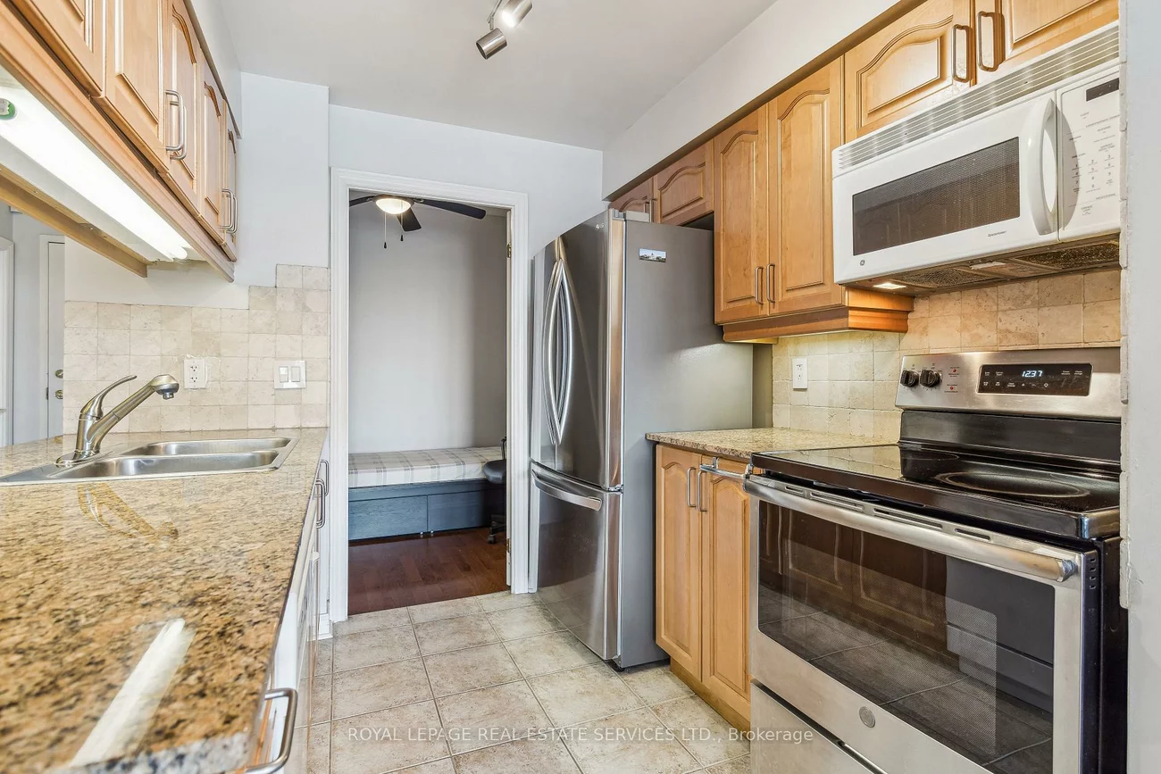 40, Old Mill, 1014 - QE Queen Elizabeth, Oakville