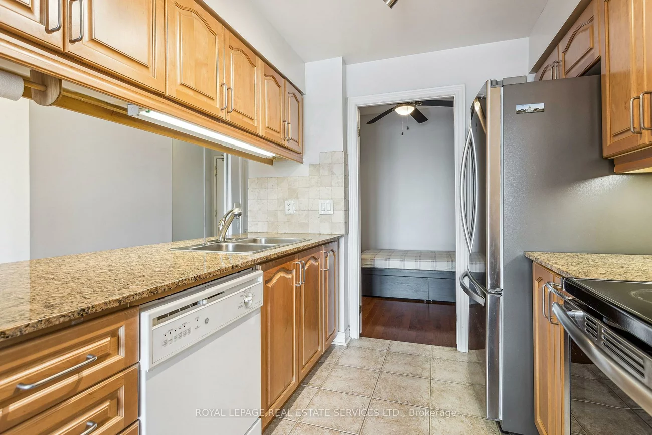 40, Old Mill, 1014 - QE Queen Elizabeth, Oakville