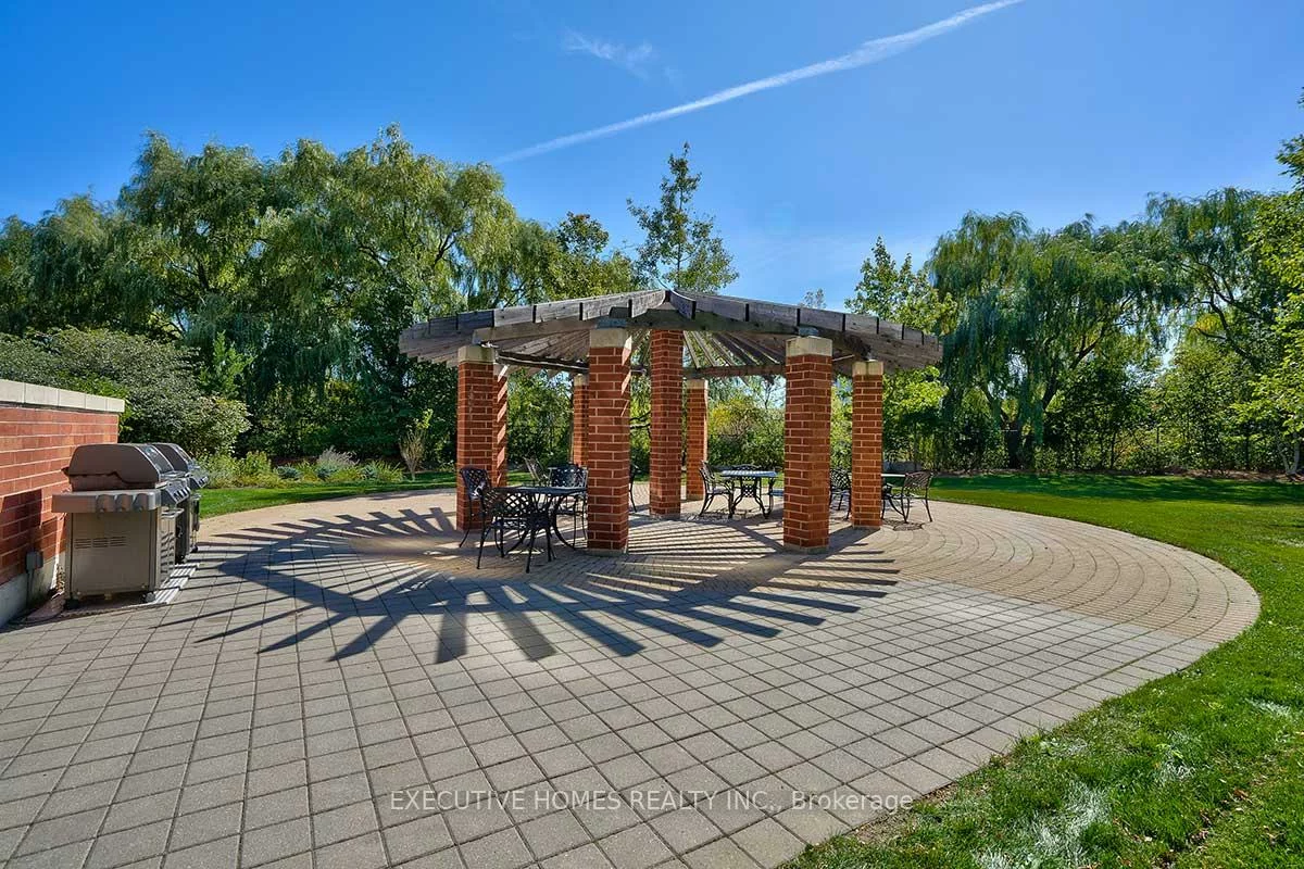 40, Old Mill, 1014 - QE Queen Elizabeth, Oakville