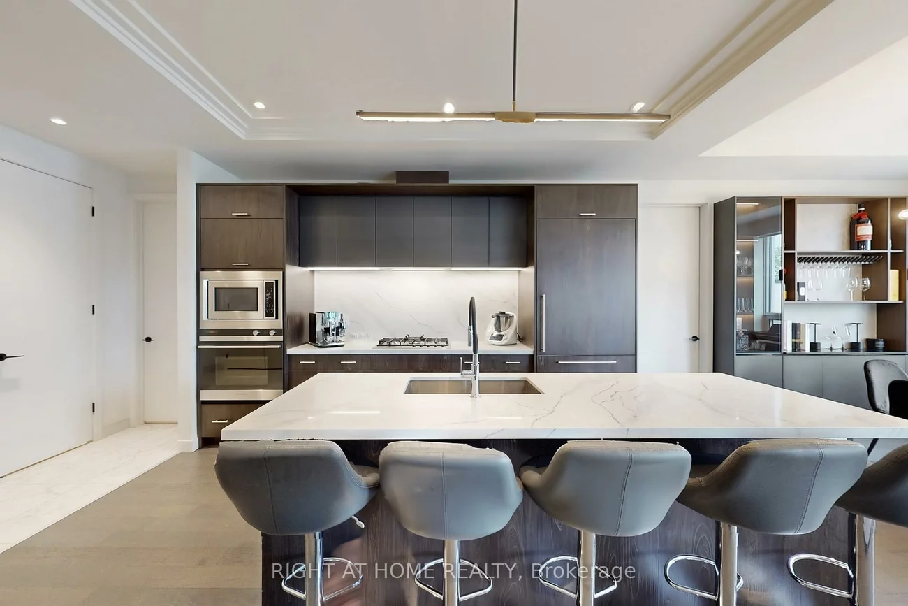 123, Maurice, 1002 - CO Central, Oakville