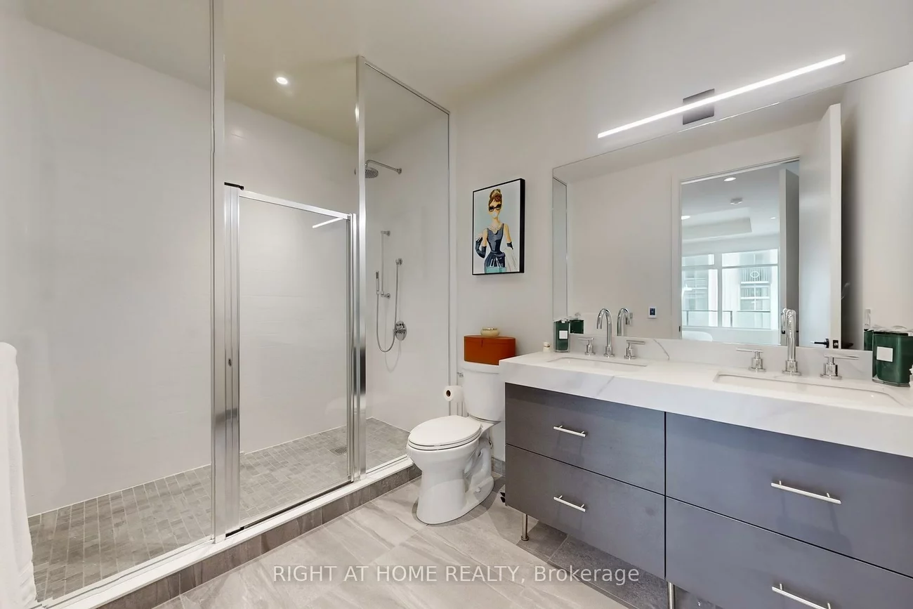 123, Maurice, 1002 - CO Central, Oakville