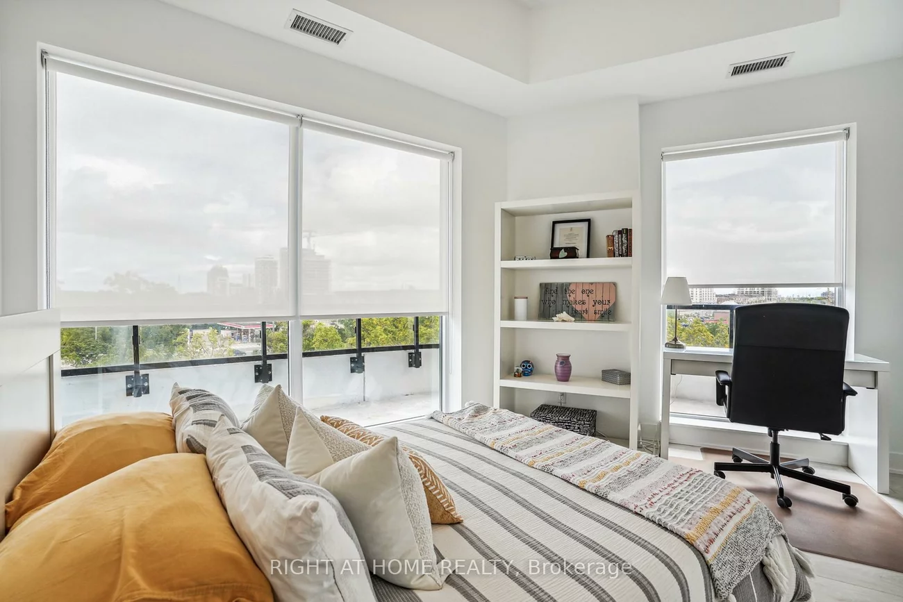 2485, Taunton, 1015 - RO River Oaks, Oakville