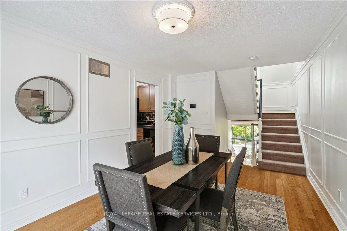 1100, Queens, 1003 - CP College Park, Oakville