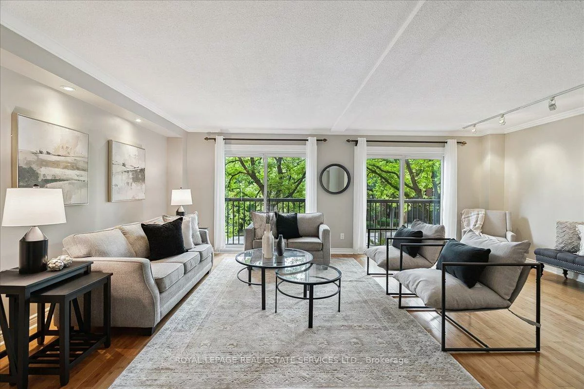 1100, Queens, 1003 - CP College Park, Oakville