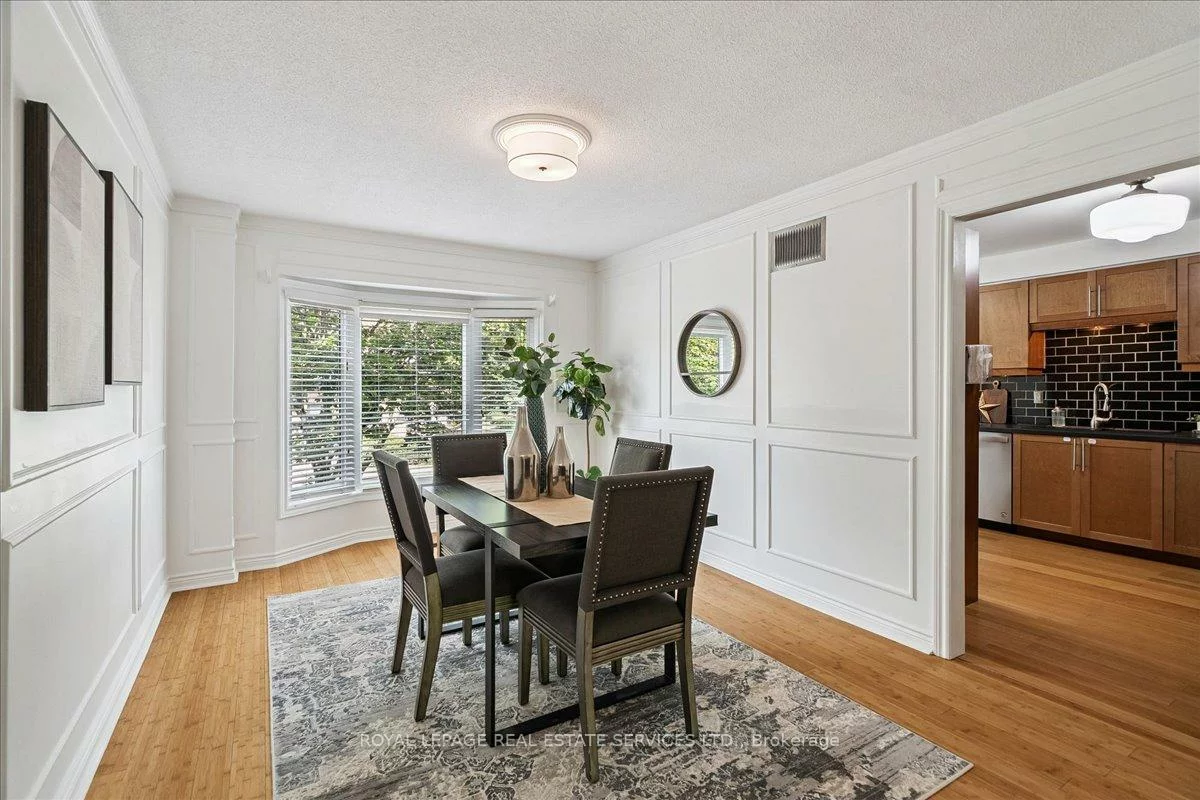 1100, Queens, 1003 - CP College Park, Oakville