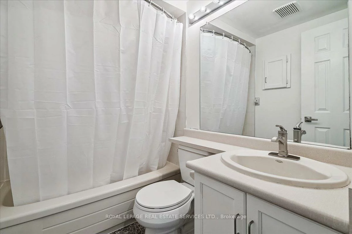 1100, Queens, 1003 - CP College Park, Oakville