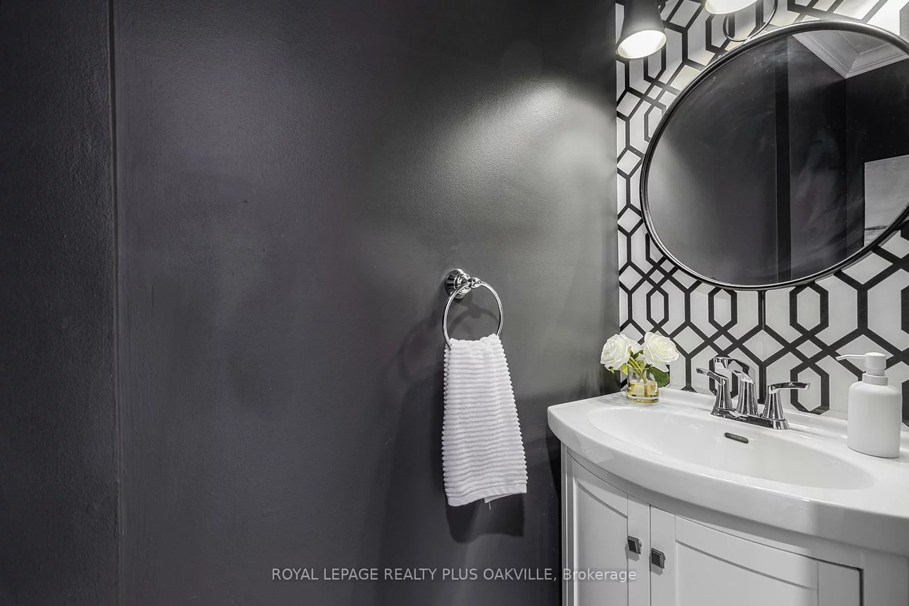 2272, Mowat, 1015 - RO River Oaks, Oakville