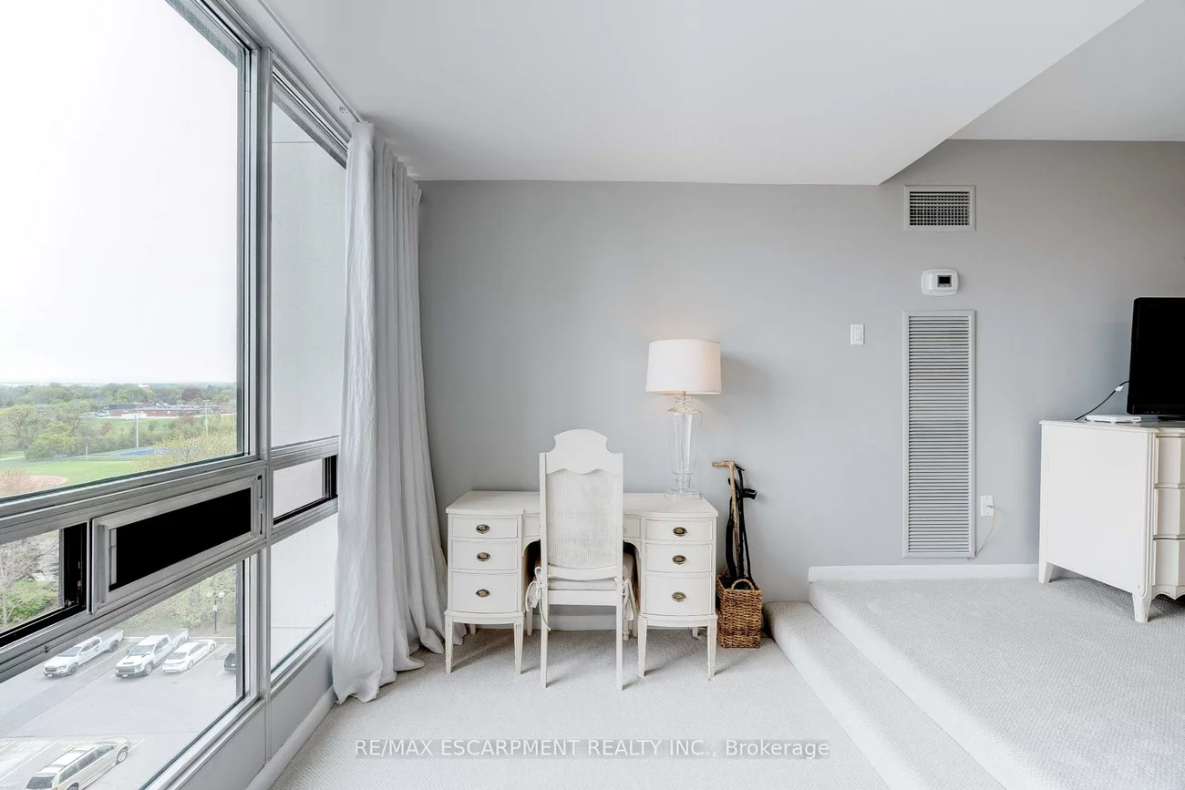 2175, Marine, 1001 - BR Bronte, Oakville