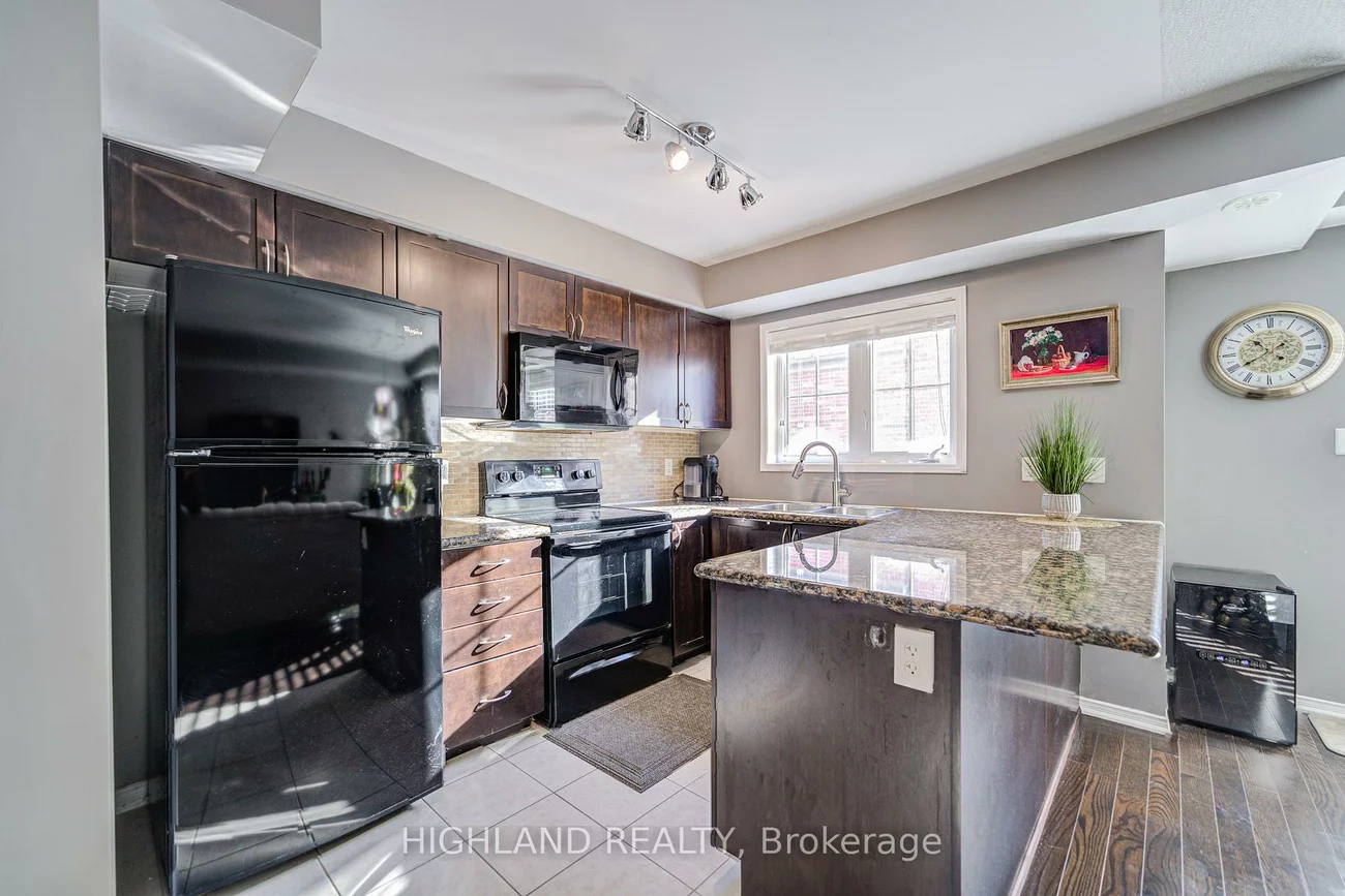 2460, Post, 1015 - RO River Oaks, Oakville