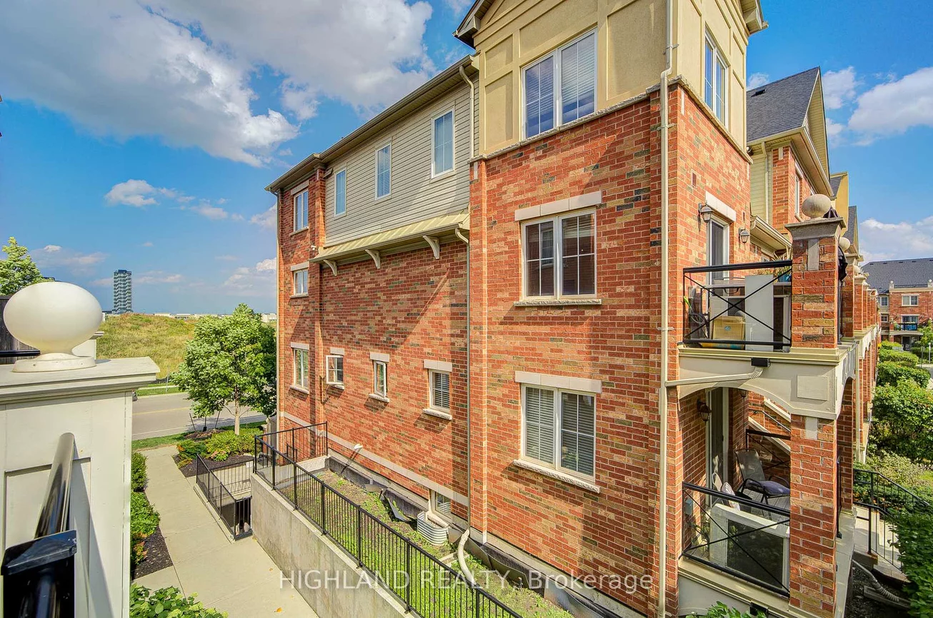 2460, Post, 1015 - RO River Oaks, Oakville