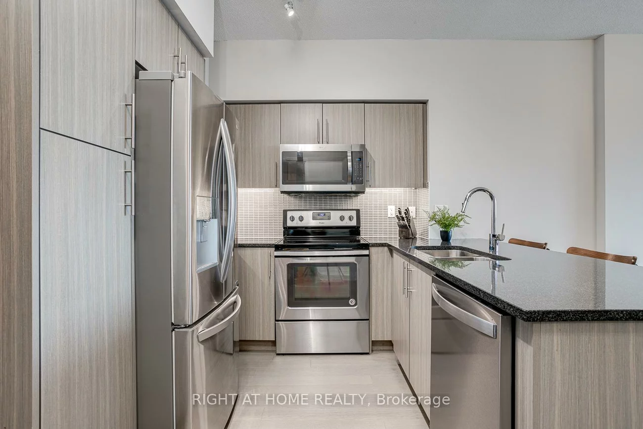 55, Speers, 1002 - CO Central, Oakville