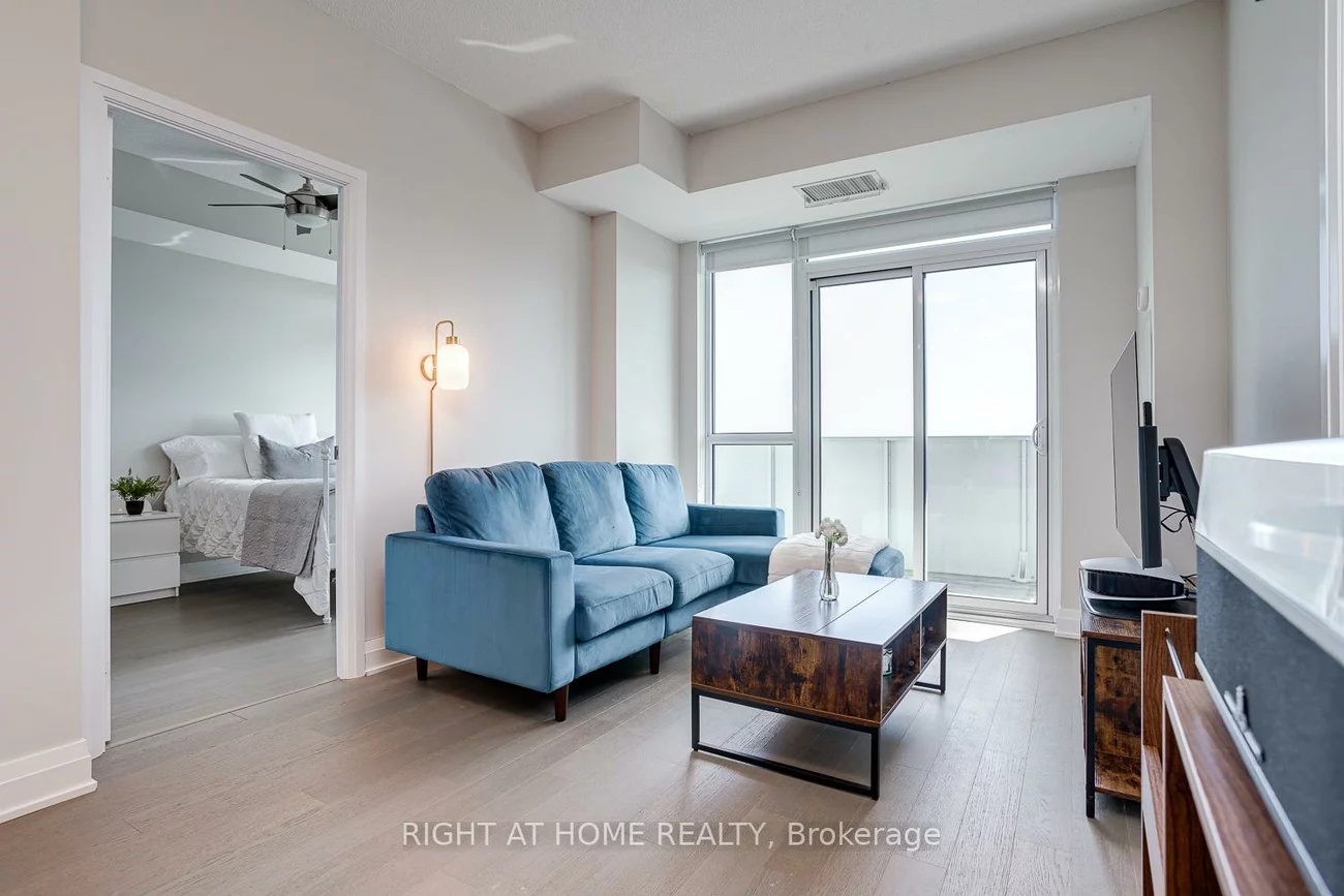 55, Speers, 1002 - CO Central, Oakville